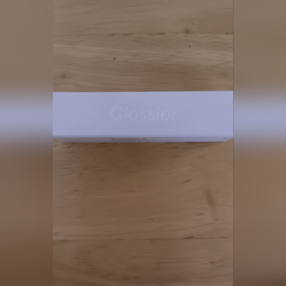 Glossier Generation Sheer Matte Lipstick π Color Crush UNSCENTED - Picture 2 of 4